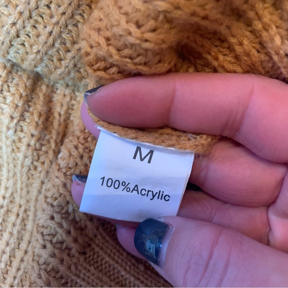 Gold Women Cold Shoulder Long Sleeve Sweater Open Back Chunky Knit Size Medium - Picture 8 of 8